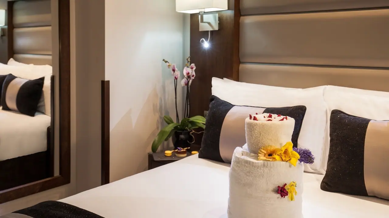 Park Grand Paddington court